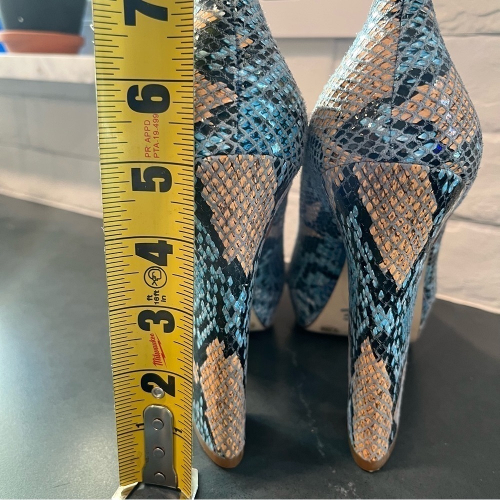 Gianni Bini sz 7.5 blue & cream snake embossed leather platform peep toe heels - Picture 14 of 16